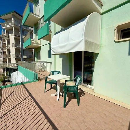 Hotel Palme Lido di Jesolo Exterior foto